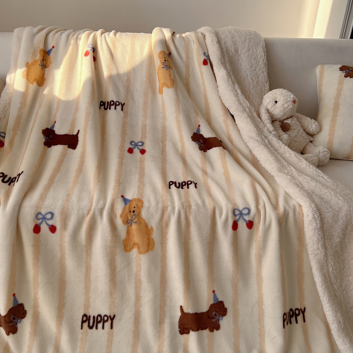 91家纺网 家纺一手货源 找家纺 （总）耀悦家纺 2025新款高克重拉链多用羊羔绒毛毯牛奶绒抱枕枕芯