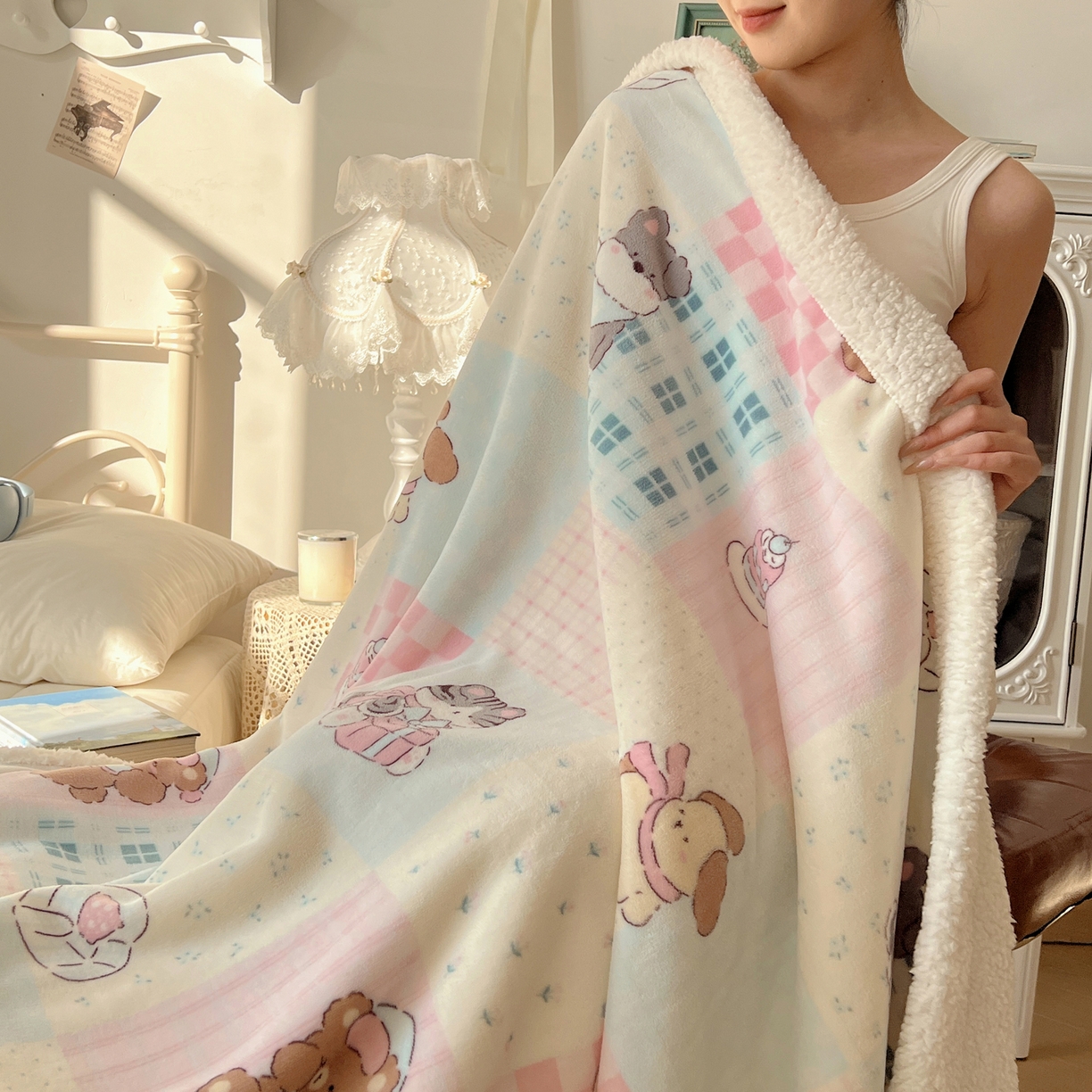 91家纺网 家纺一手货源 找家纺 （总）耀悦家纺 2025新款高克重拉链多用羊羔绒毛毯牛奶绒抱枕枕芯