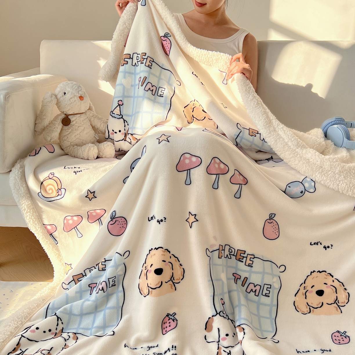 91家纺网 家纺一手货源 找家纺 耀悦家纺 2025新款高克重拉链多用羊羔绒毛毯牛奶绒抱枕枕芯 春日计划