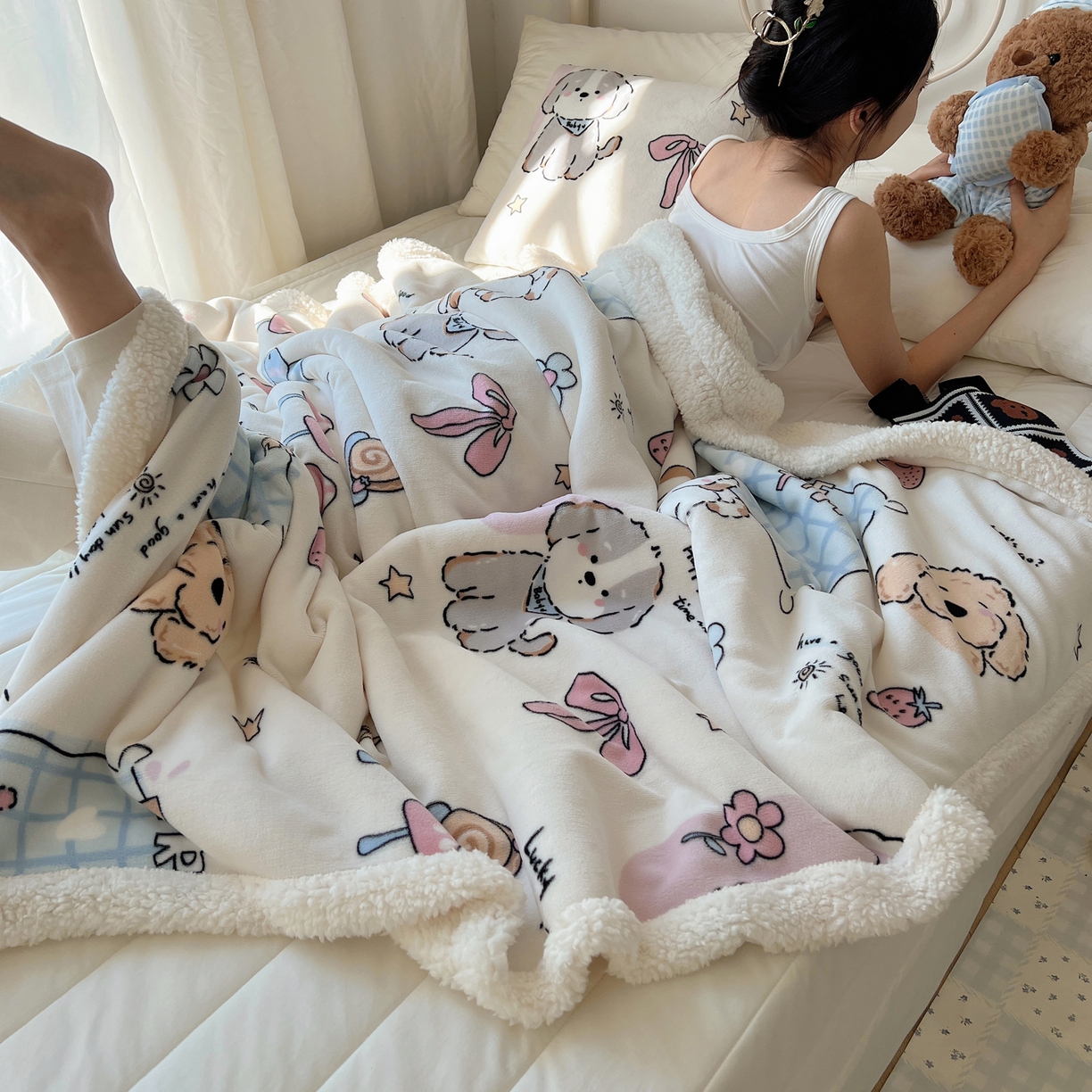 91家纺网 家纺一手货源 找家纺 耀悦家纺 2025新款高克重拉链多用羊羔绒毛毯牛奶绒抱枕枕芯 春日计划