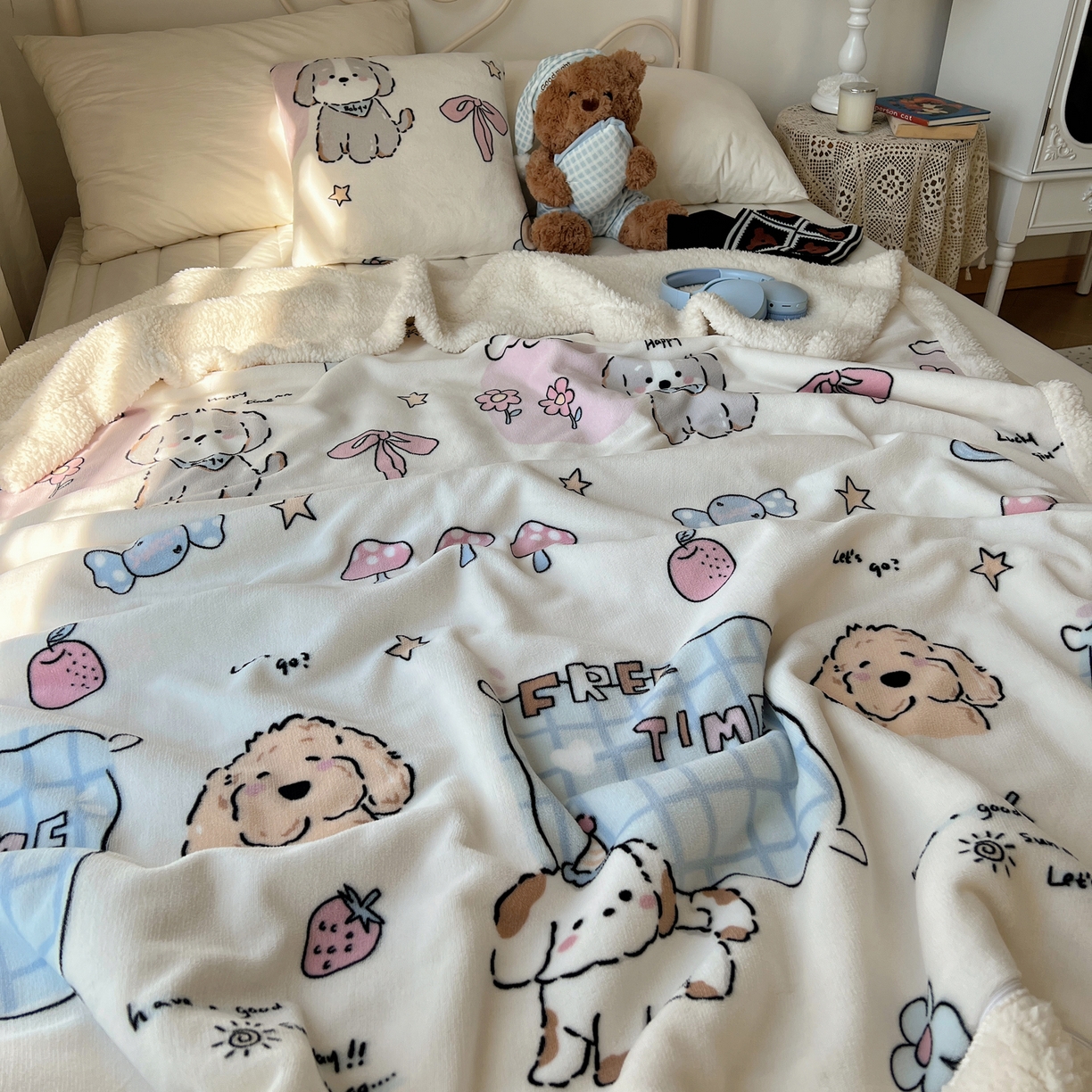 91家纺网 家纺一手货源 找家纺 耀悦家纺 2025新款高克重拉链多用羊羔绒毛毯牛奶绒抱枕枕芯 春日计划