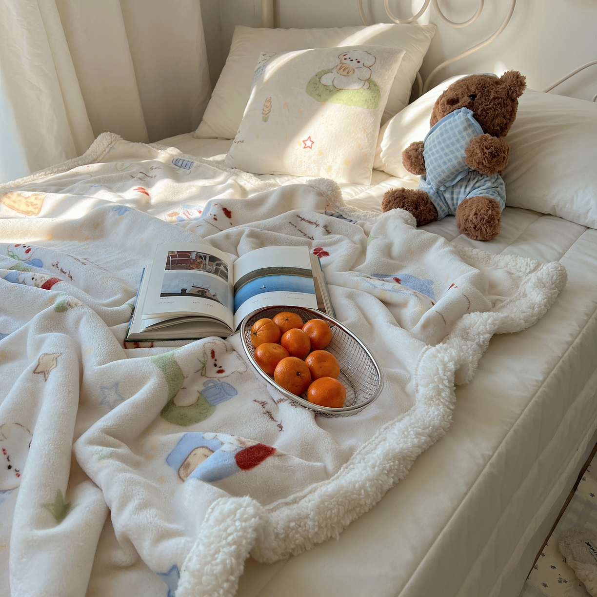 91家纺网 家纺一手货源 找家纺 耀悦家纺 2025新款高克重拉链多用羊羔绒毛毯牛奶绒抱枕枕芯 萌宠的田园生活