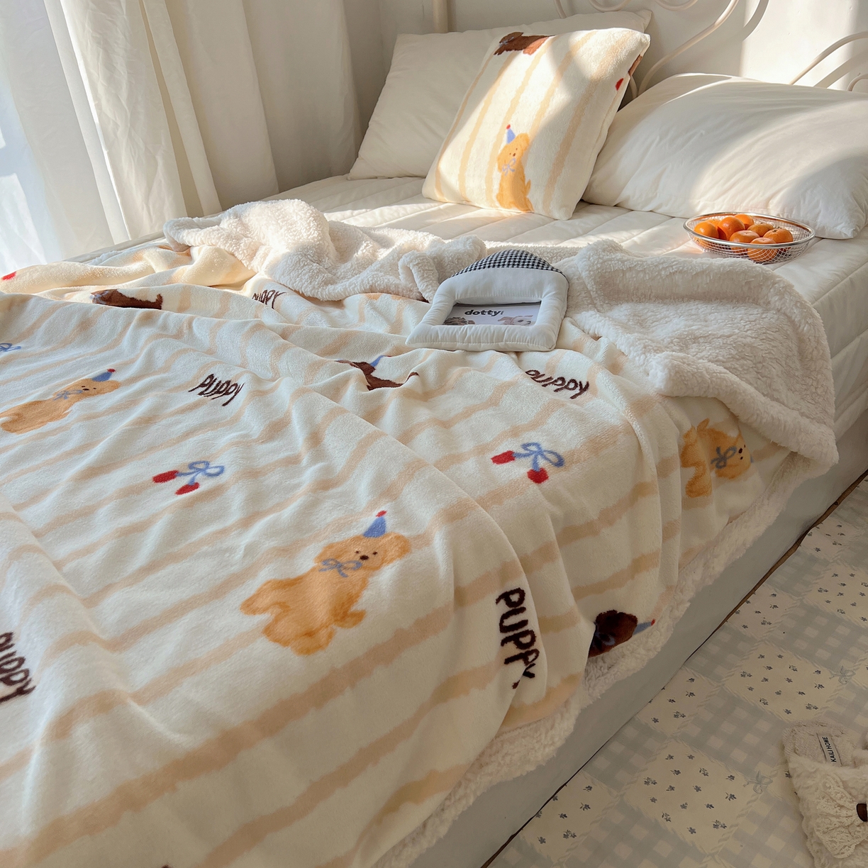 91家纺网 家纺一手货源 找家纺 耀悦家纺 2025新款高克重拉链多用羊羔绒毛毯牛奶绒抱枕枕芯 条纹优雅修狗