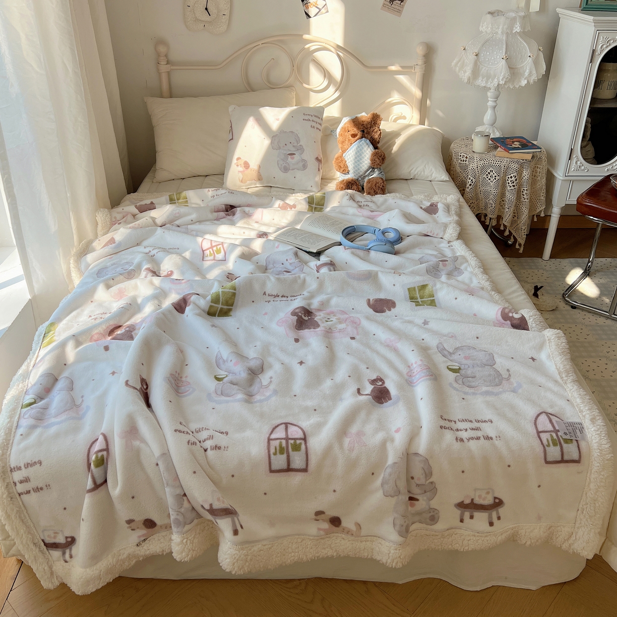 91家纺网 家纺一手货源 找家纺 耀悦家纺 2025新款高克重拉链多用羊羔绒毛毯牛奶绒抱枕枕芯 小象的生日聚会