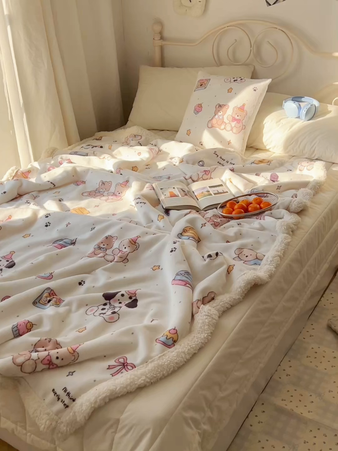 91家纺网 家纺一手货源 找家纺 耀悦家纺 2025新款高克重拉链多用羊羔绒毛毯牛奶绒抱枕枕芯 音乐与美食的周末