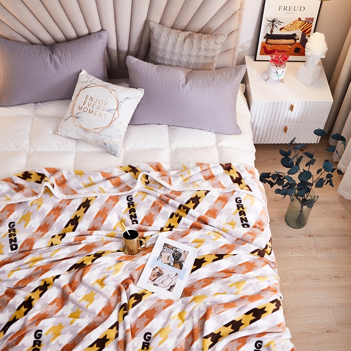 91家纺网 家纺一手货源 找家纺 肖恩毯业 2025新款印花雪貂绒毛毯沙发盖毯午睡毯子 千鸟格