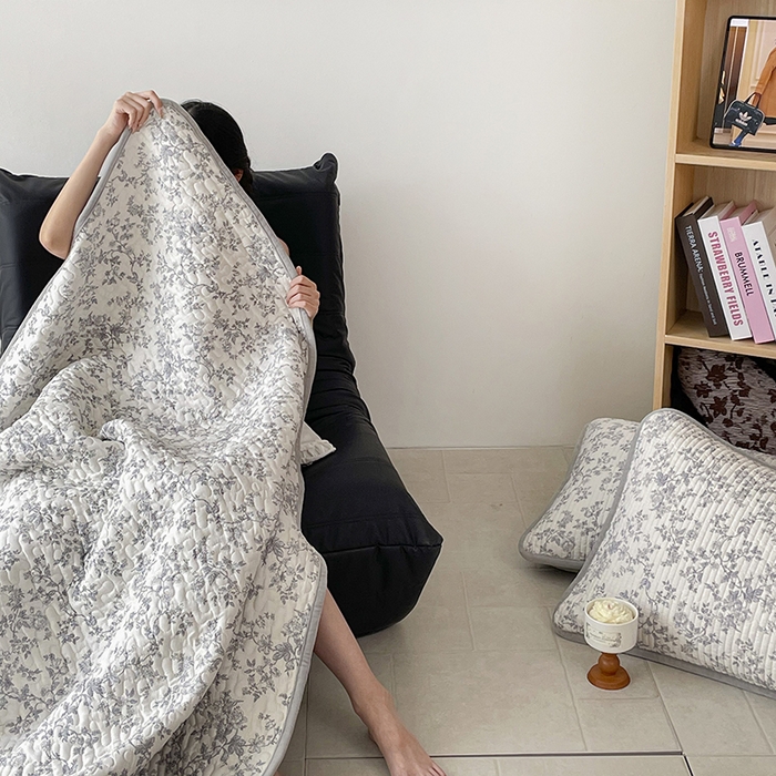 91家纺网 家纺一手货源 找家纺 金绣美居 2025新款全棉婴儿绒包边款四季盖毯可铺可盖高温水洗毯床盖三件套 扶桑意晚