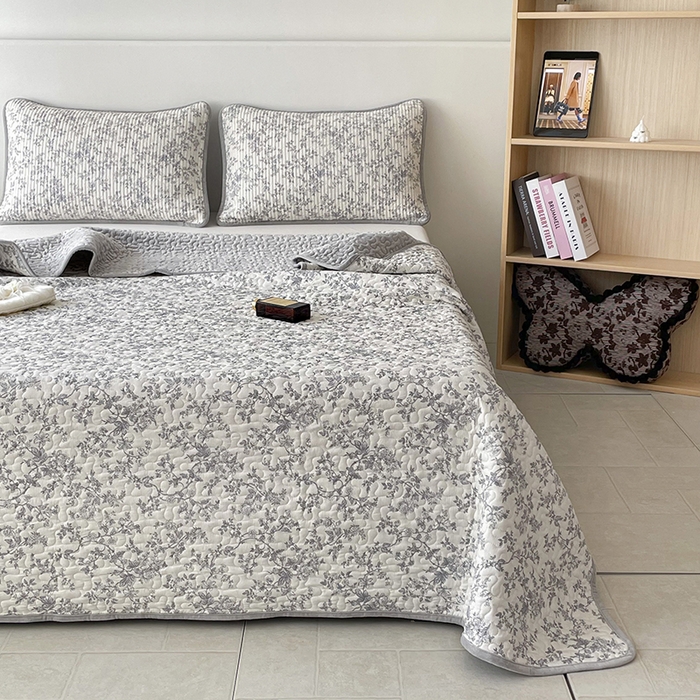 91家纺网 家纺一手货源 找家纺 金绣美居 2025新款全棉婴儿绒包边款四季盖毯可铺可盖高温水洗毯床盖三件套 扶桑意晚