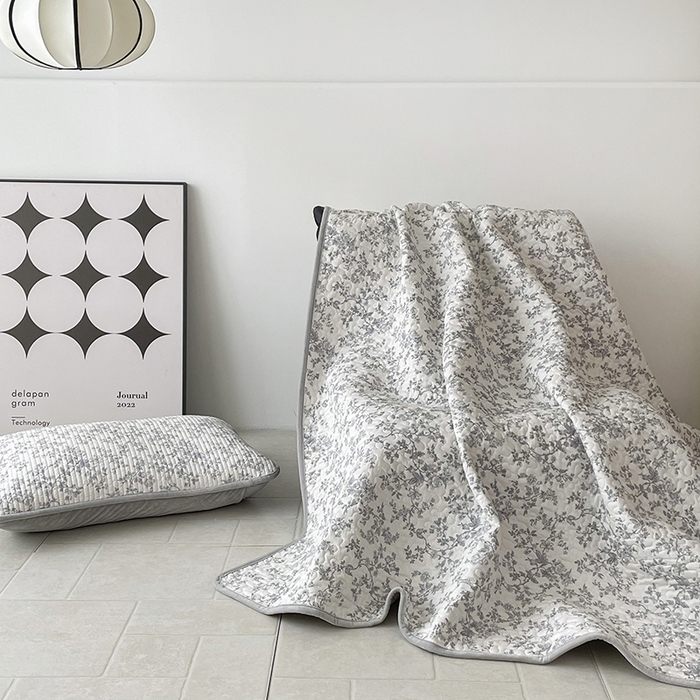 91家纺网 家纺一手货源 找家纺 金绣美居 2025新款全棉婴儿绒包边款四季盖毯可铺可盖高温水洗毯床盖三件套 扶桑意晚