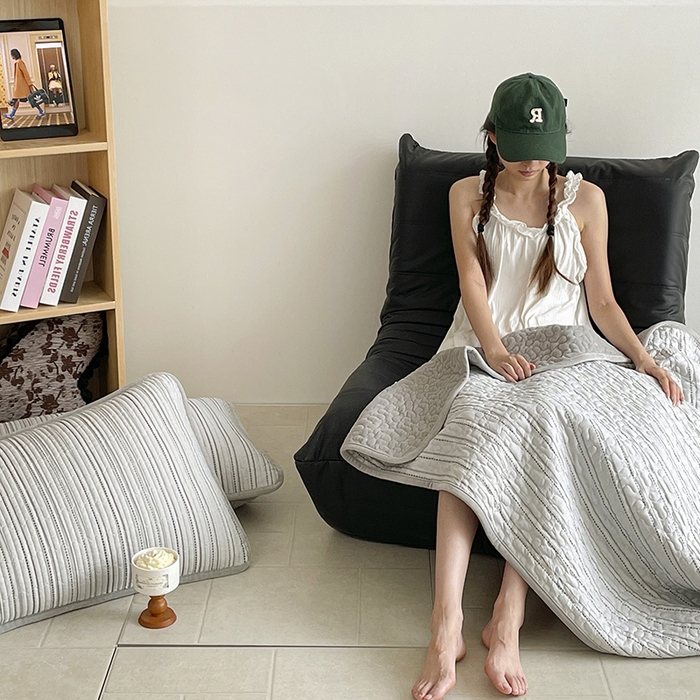 91家纺网 家纺一手货源 找家纺 金绣美居 2025新款全棉婴儿绒包边款四季盖毯可铺可盖高温水洗毯床盖三件套 简约线条