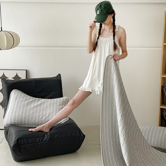 91家纺网 家纺一手货源 找家纺 金绣美居 2025新款全棉婴儿绒包边款四季盖毯可铺可盖高温水洗毯床盖三件套 简约线条