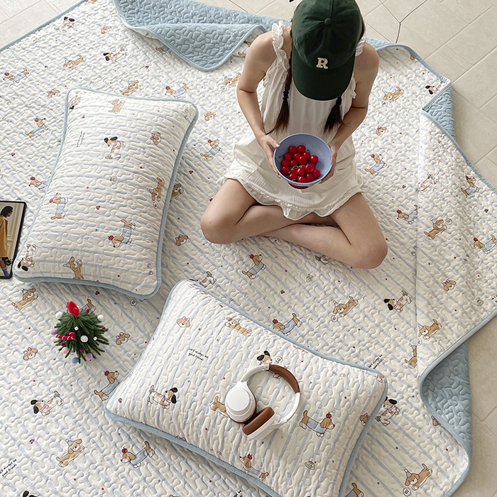 91家纺网 家纺一手货源 找家纺 金绣美居 2025新款全棉婴儿绒包边款四季盖毯可铺可盖高温水洗毯床盖三件套 糖纸童年