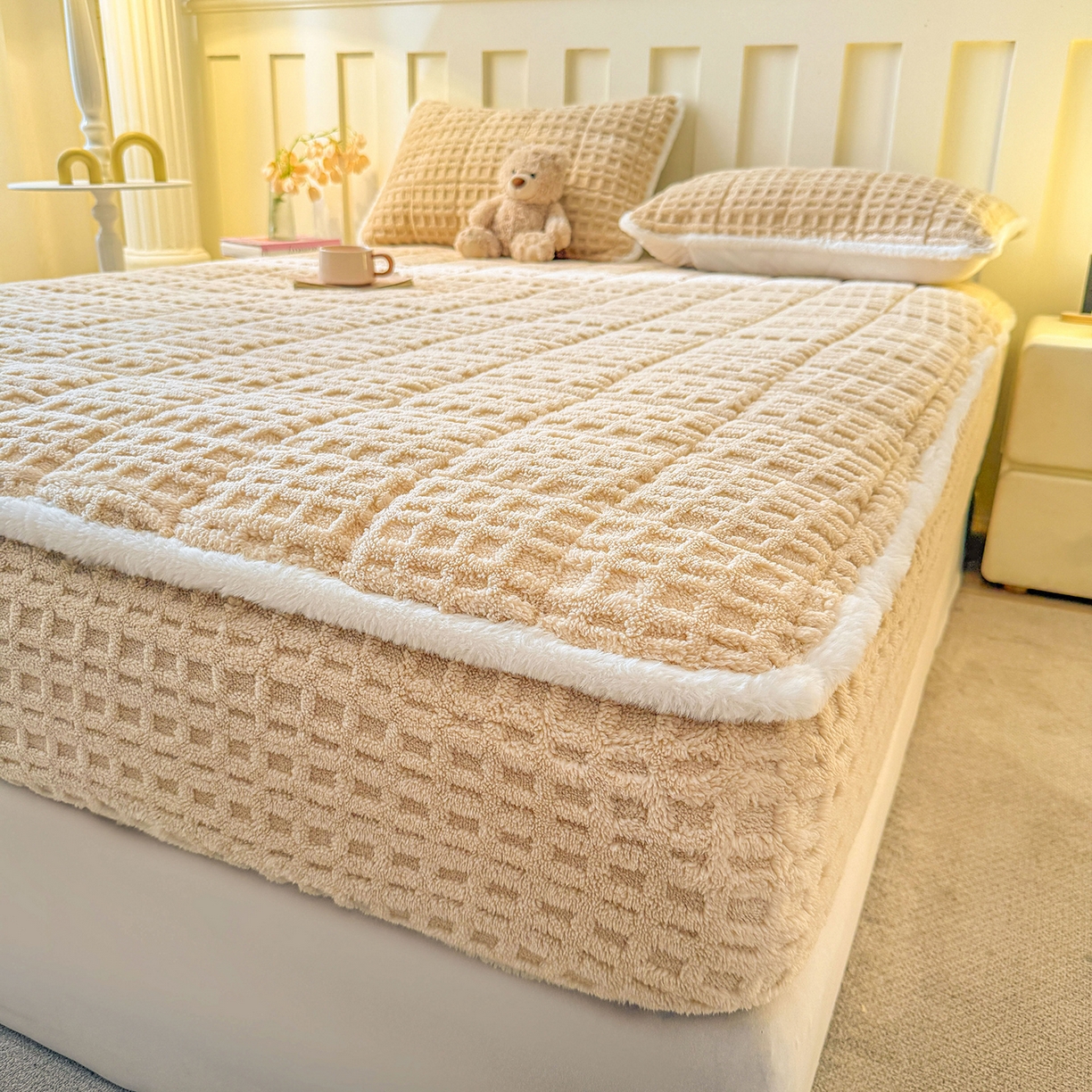 91家纺网 家纺一手货源 找家纺 予梦家纺 2025新款塔芙绒夹棉床笠单床笠 星梦格 卡其