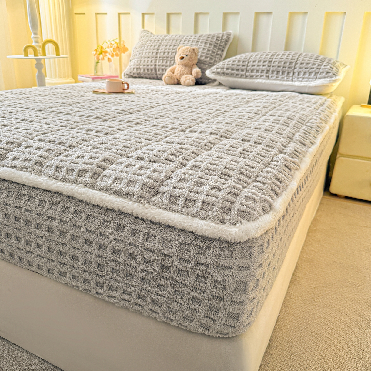 91家纺网 家纺一手货源 找家纺 予梦家纺 2025新款塔芙绒夹棉床笠单床笠 星梦格 星灰