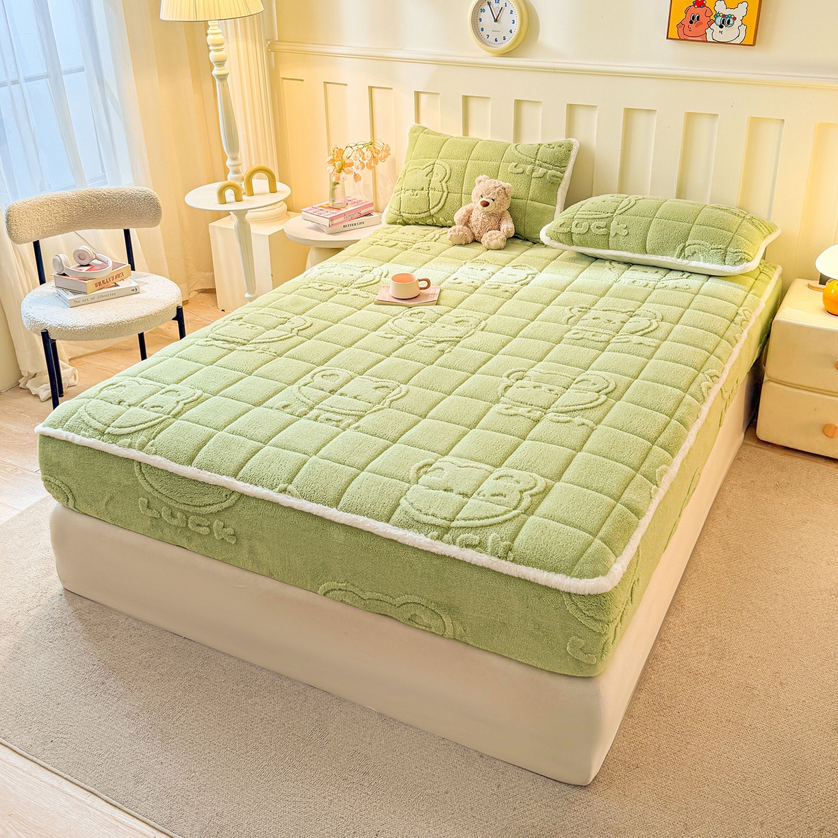 91家纺网 家纺一手货源 找家纺 予梦家纺 2025新款塔芙绒夹棉床笠单床笠 萌萌熊 果绿