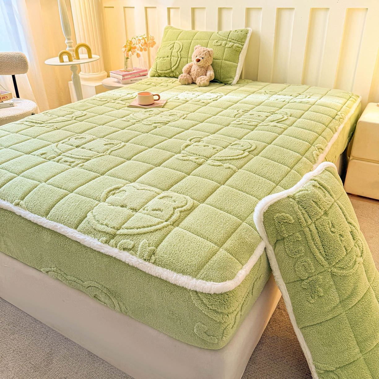 91家纺网 家纺一手货源 找家纺 予梦家纺 2025新款塔芙绒夹棉床笠单床笠 萌萌熊 果绿