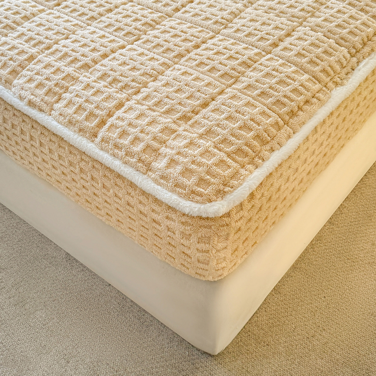 91家纺网 家纺一手货源 找家纺 予梦家纺 2025新款塔芙绒夹棉床笠单床笠 星梦格 卡其