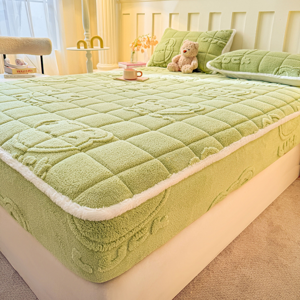 91家纺网 家纺一手货源 找家纺 予梦家纺 2025新款塔芙绒夹棉床笠单床笠 萌萌熊 果绿