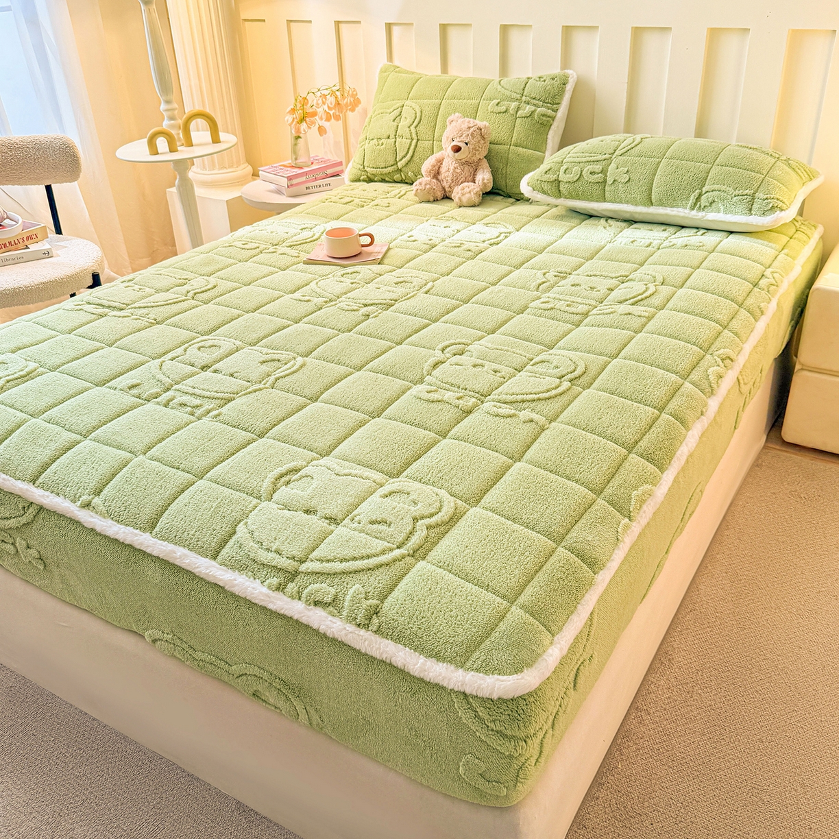 91家纺网 家纺一手货源 找家纺 予梦家纺 2025新款塔芙绒夹棉床笠单床笠 萌萌熊 果绿