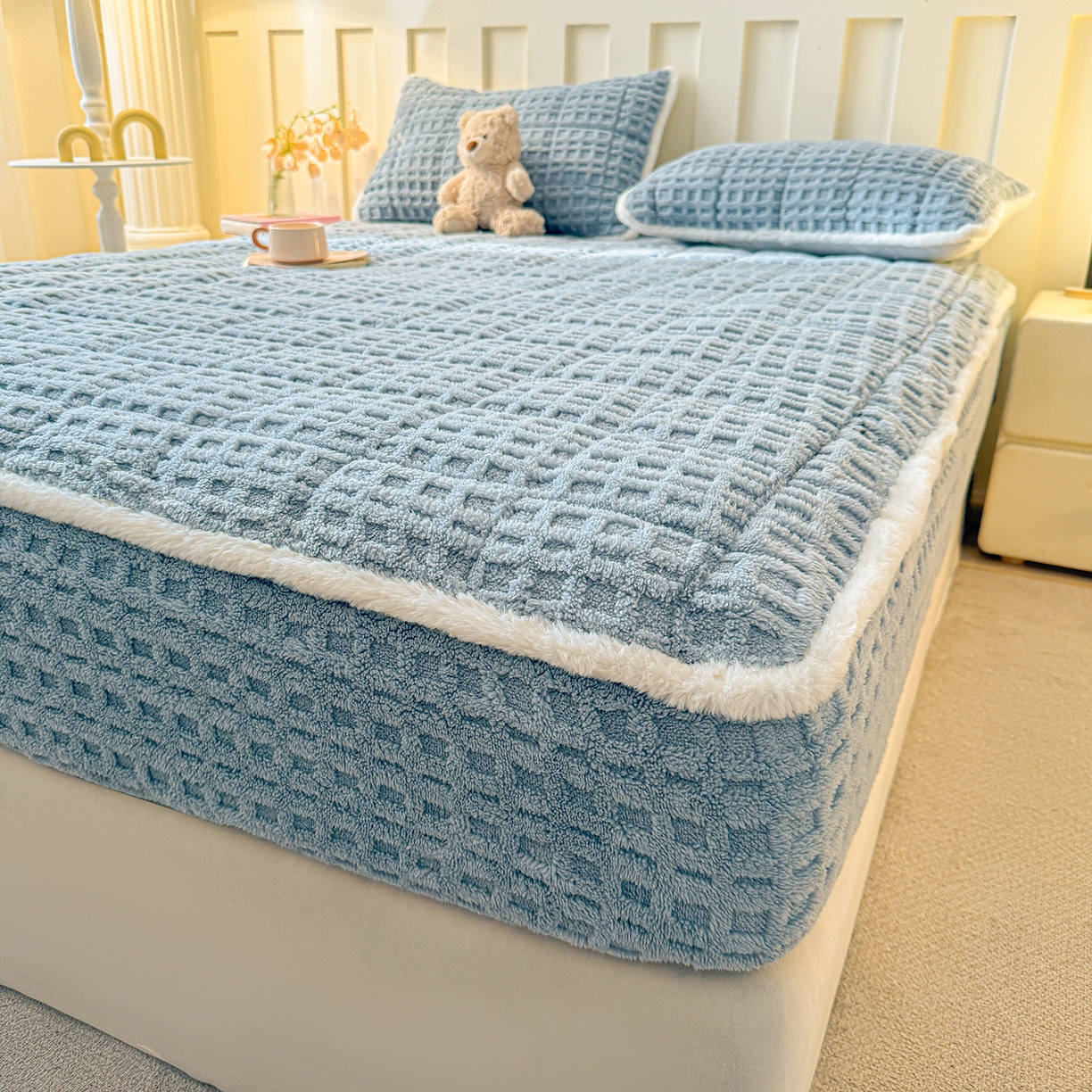 91家纺网 家纺一手货源 找家纺 予梦家纺 2025新款塔芙绒夹棉床笠单床笠 星梦格 苍蓝