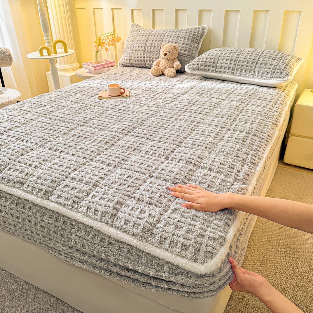 91家纺网 家纺一手货源 找家纺 予梦家纺 2025新款塔芙绒夹棉床笠单床笠 星梦格 星灰