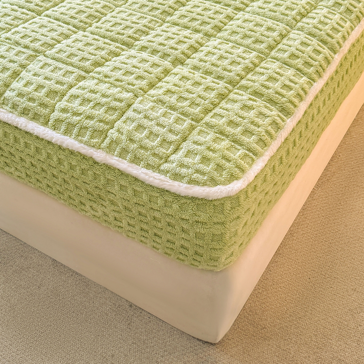 91家纺网 家纺一手货源 找家纺 予梦家纺 2025新款塔芙绒夹棉床笠单床笠 星梦格 果绿