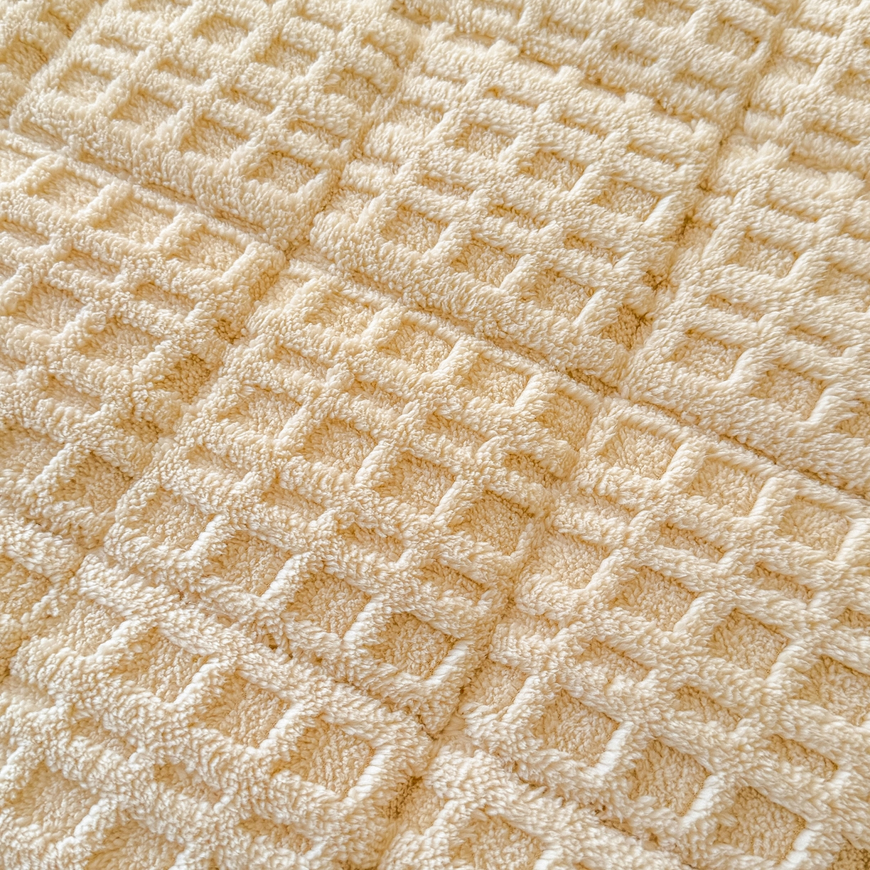 91家纺网 家纺一手货源 找家纺 予梦家纺 2025新款塔芙绒夹棉床笠单床笠 星梦格 卡其