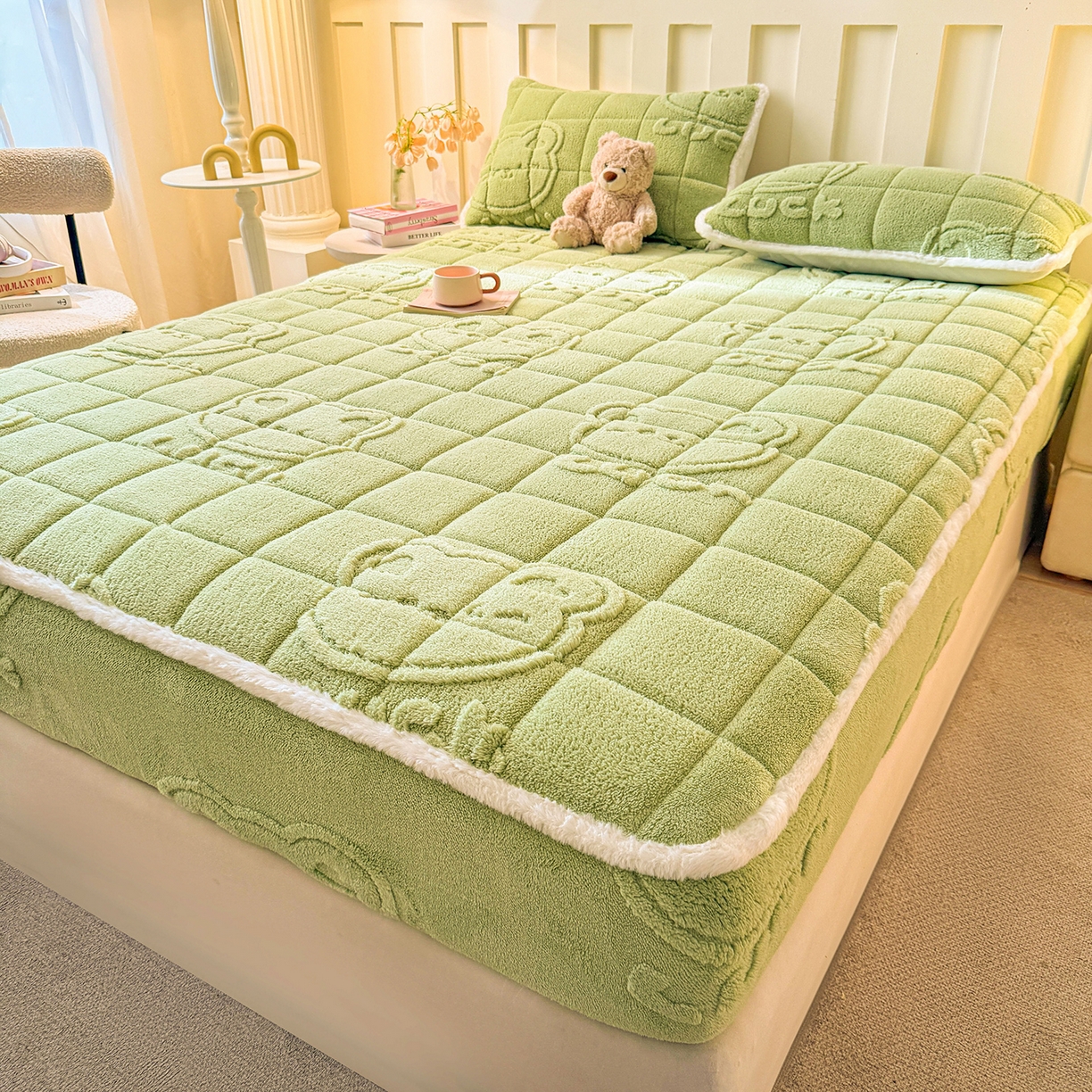 91家纺网 家纺一手货源 找家纺 予梦家纺 2025新款塔芙绒夹棉床笠单床笠 萌萌熊 果绿