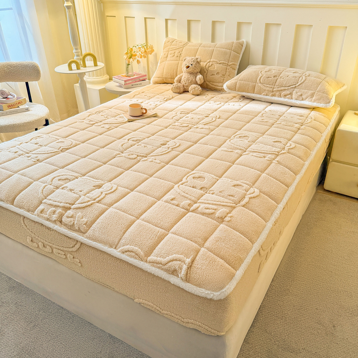 91家纺网 家纺一手货源 找家纺 予梦家纺 2025新款塔芙绒夹棉床笠单床笠 萌萌熊 卡其