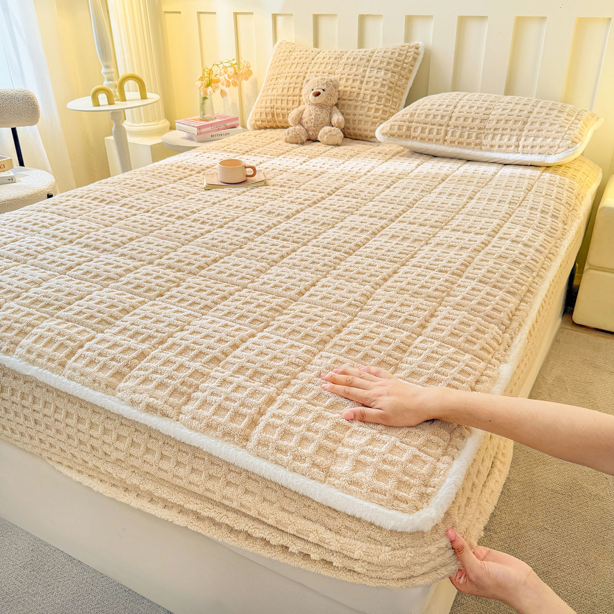 91家纺网 家纺一手货源 找家纺 予梦家纺 2025新款塔芙绒夹棉床笠单床笠 星梦格 卡其