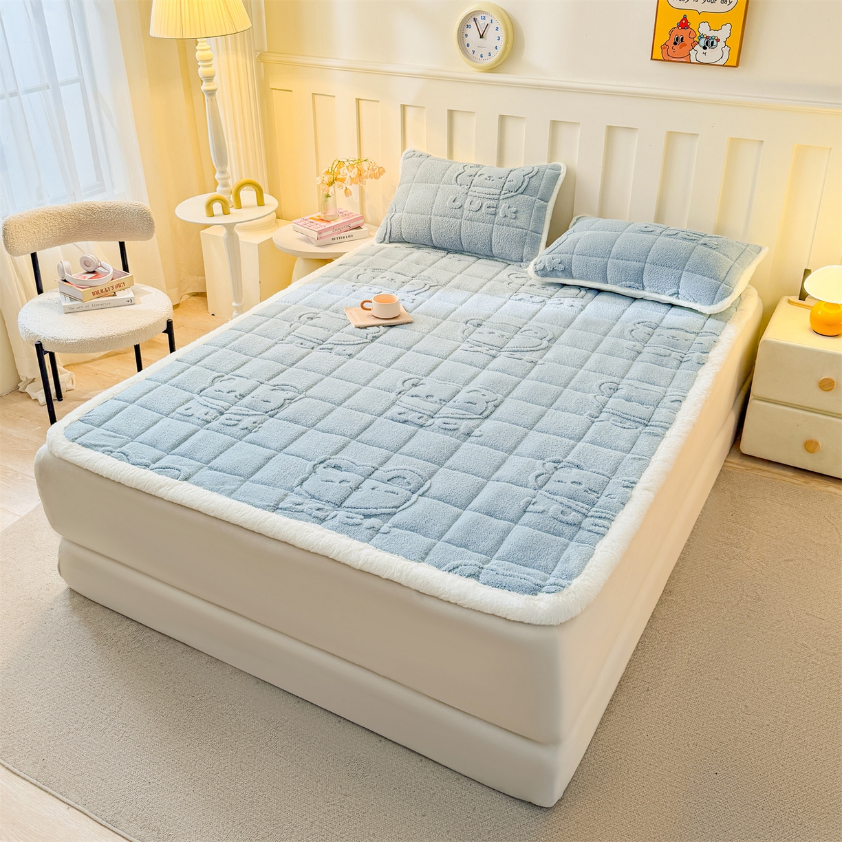 91家纺网 家纺一手货源 找家纺 予梦家纺 2025新款塔芙绒床护垫床垫保护套 萌萌熊 苍蓝