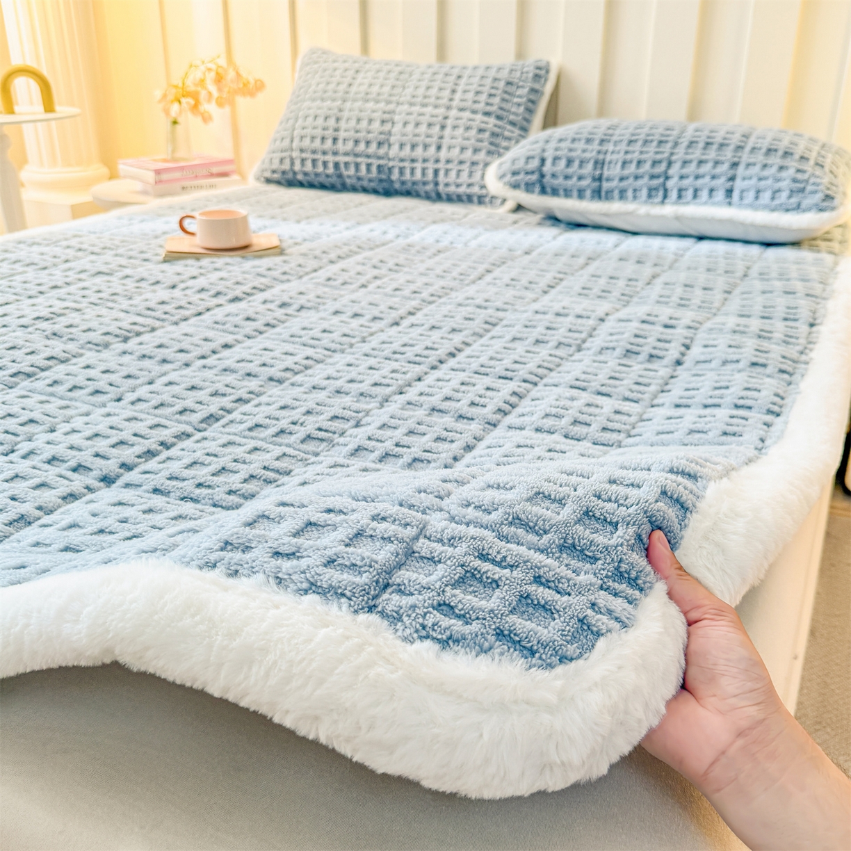 91家纺网 家纺一手货源 找家纺 予梦家纺 2025新款塔芙绒床护垫床垫保护套 星梦格 苍蓝