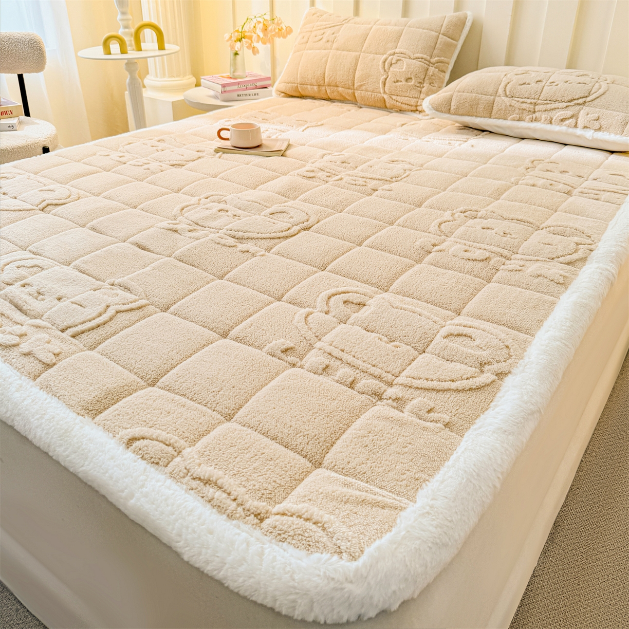 91家纺网 家纺一手货源 找家纺 予梦家纺 2025新款塔芙绒床护垫床垫保护套 萌萌熊 卡其