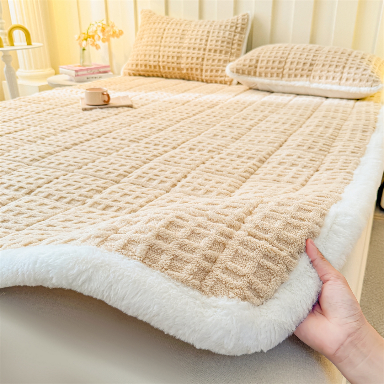 91家纺网 家纺一手货源 找家纺 予梦家纺 2025新款塔芙绒床护垫床垫保护套 星梦格 卡其