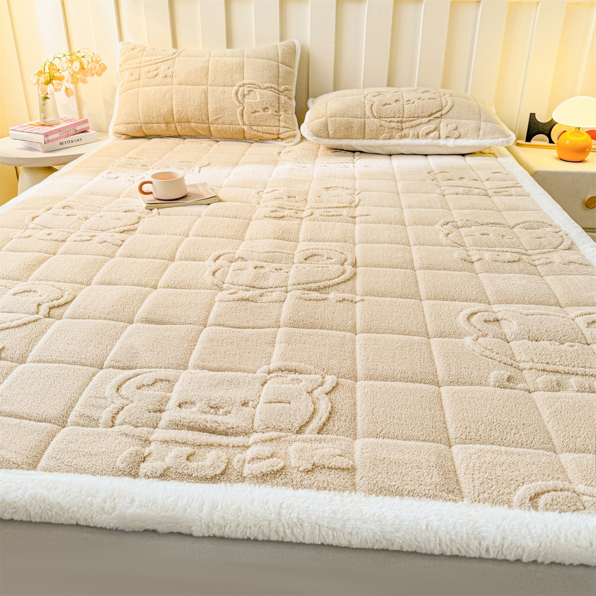 91家纺网 家纺一手货源 找家纺 予梦家纺 2025新款塔芙绒床护垫床垫保护套 萌萌熊 卡其