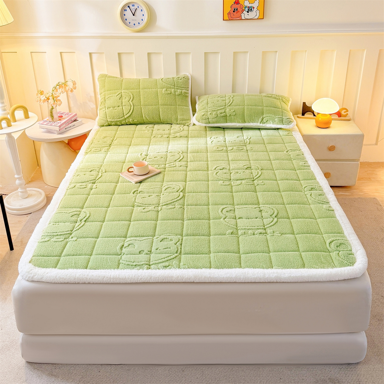 91家纺网 家纺一手货源 找家纺 予梦家纺 2025新款塔芙绒床护垫床垫保护套 萌萌熊 果绿