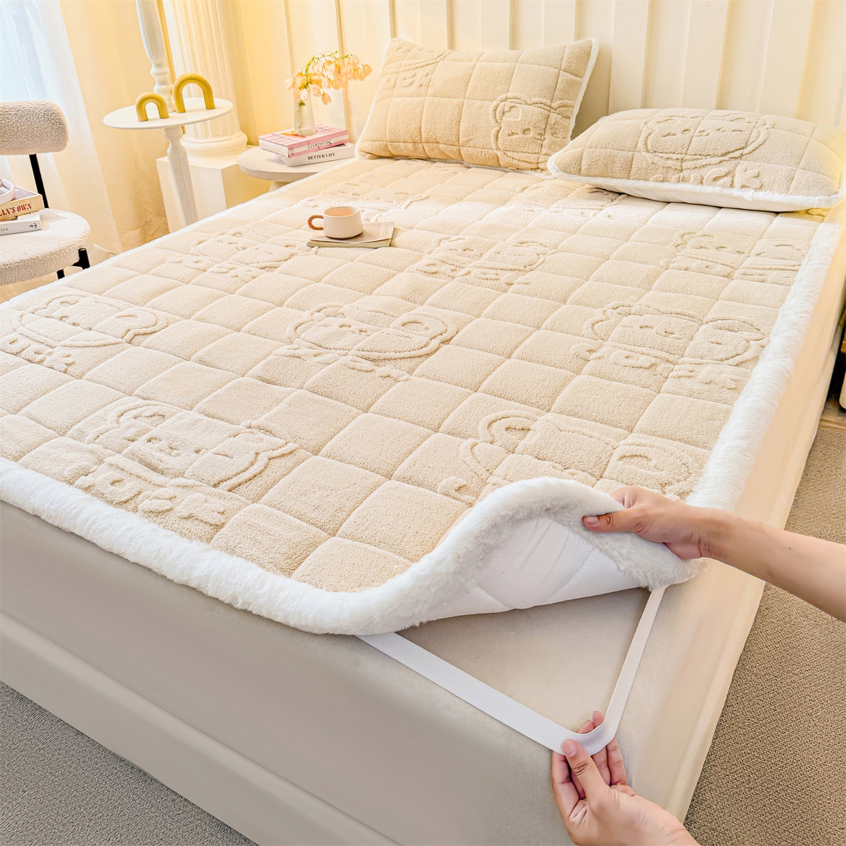 91家纺网 家纺一手货源 找家纺 予梦家纺 2025新款塔芙绒床护垫床垫保护套 萌萌熊 卡其