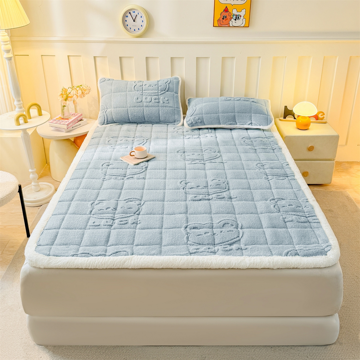 91家纺网 家纺一手货源 找家纺 予梦家纺 2025新款塔芙绒床护垫床垫保护套 萌萌熊 苍蓝