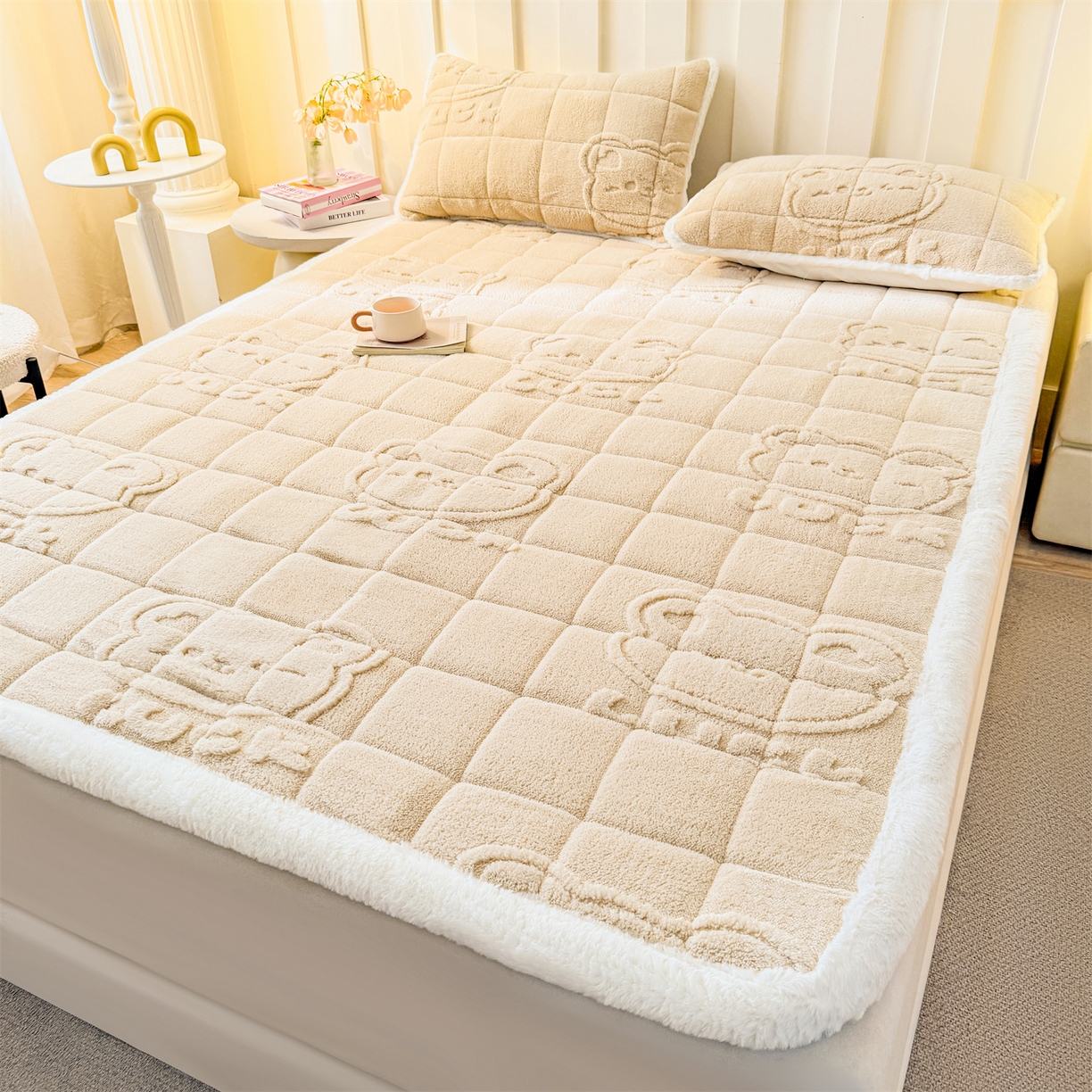 91家纺网 家纺一手货源 找家纺 予梦家纺 2025新款塔芙绒床护垫床垫保护套 萌萌熊 卡其