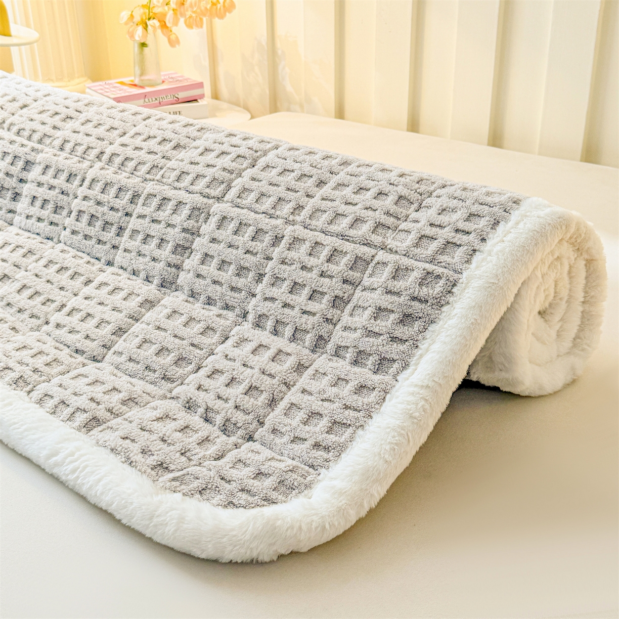 91家纺网 家纺一手货源 找家纺 予梦家纺 2025新款塔芙绒床护垫床垫保护套 星梦格 星灰