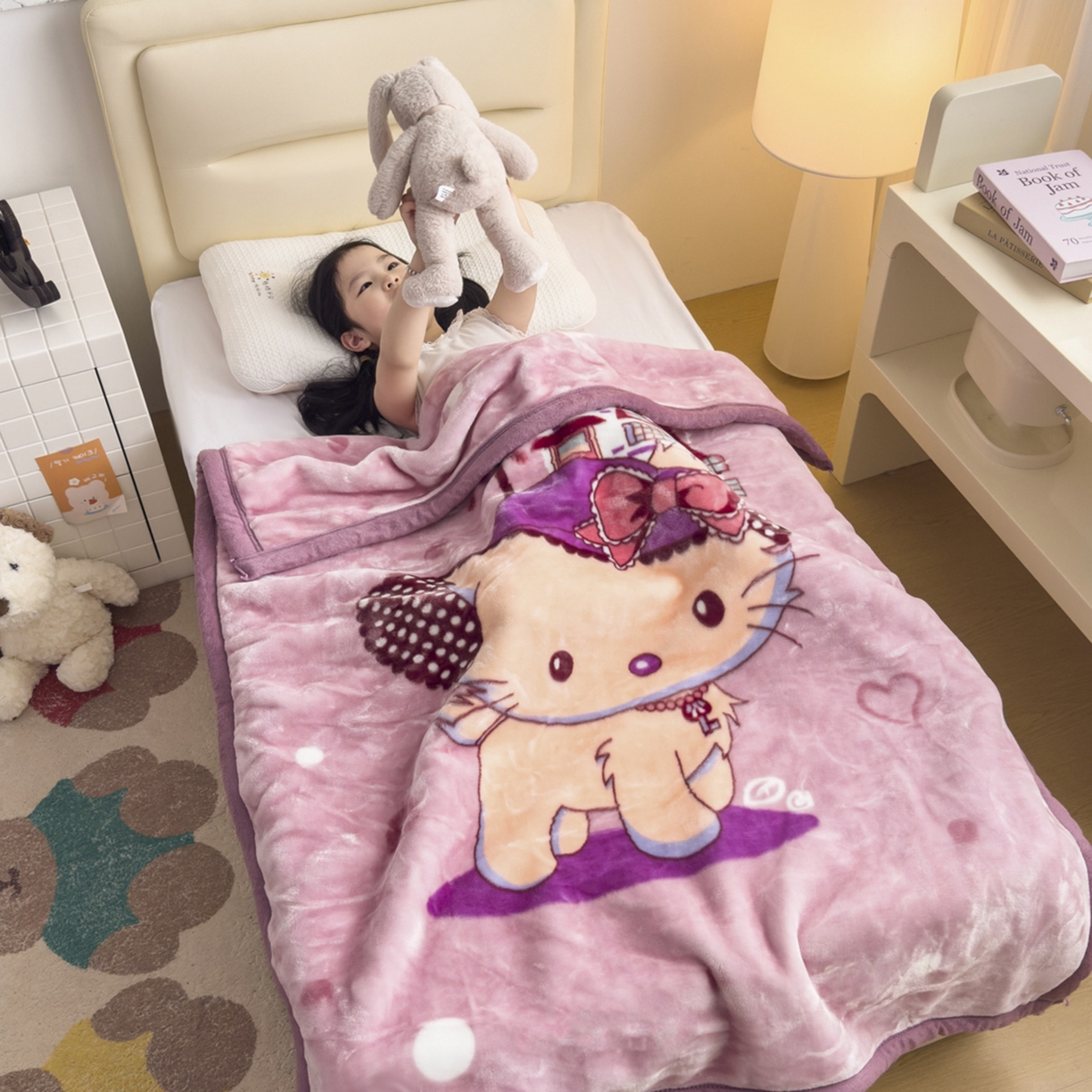 91家纺网 家纺一手货源 找家纺 爱彼家纺 2025冬季新款拉舍尔童毯毛毯毯子-系列二 拉舍尔童毯-kt猫紫