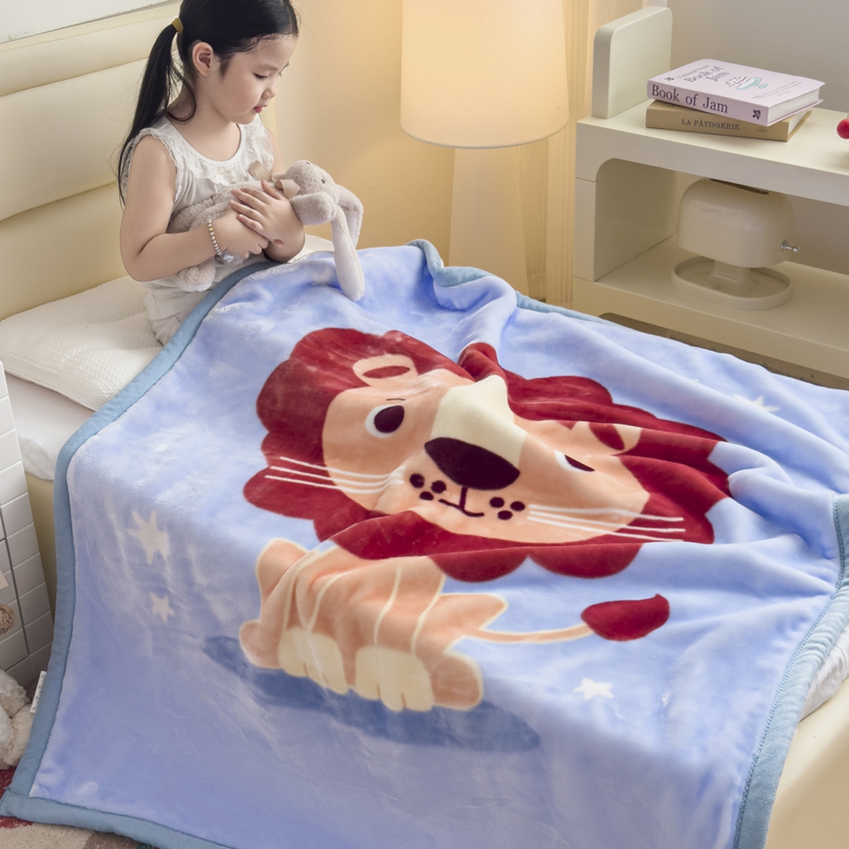 91家纺网 家纺一手货源 找家纺 爱彼家纺 2025冬季新款拉舍尔童毯毛毯毯子-系列二 拉舍尔童毯-暖阳西子02浅兰