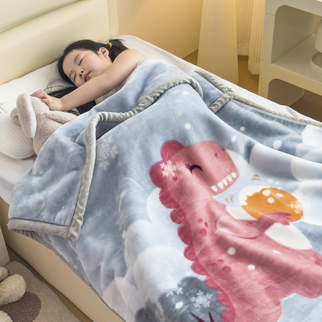 91家纺网 家纺一手货源 找家纺 爱彼家纺 2025冬季新款拉舍尔童毯毛毯毯子-系列二 拉舍尔童毯-冰雪恐龙05绿灰