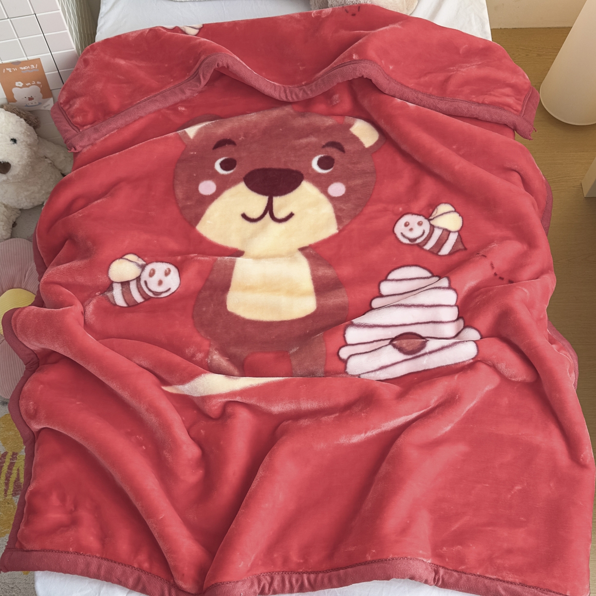 91家纺网 家纺一手货源 找家纺 爱彼家纺 2025冬季新款拉舍尔童毯毛毯毯子-系列二 拉舍尔童毯-兄弟-家06大红