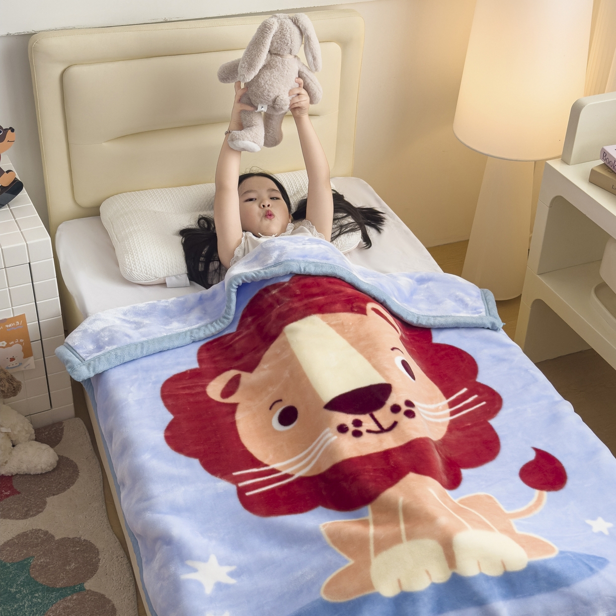 91家纺网 家纺一手货源 找家纺 爱彼家纺 2025冬季新款拉舍尔童毯毛毯毯子-系列二 拉舍尔童毯-暖阳西子02浅兰