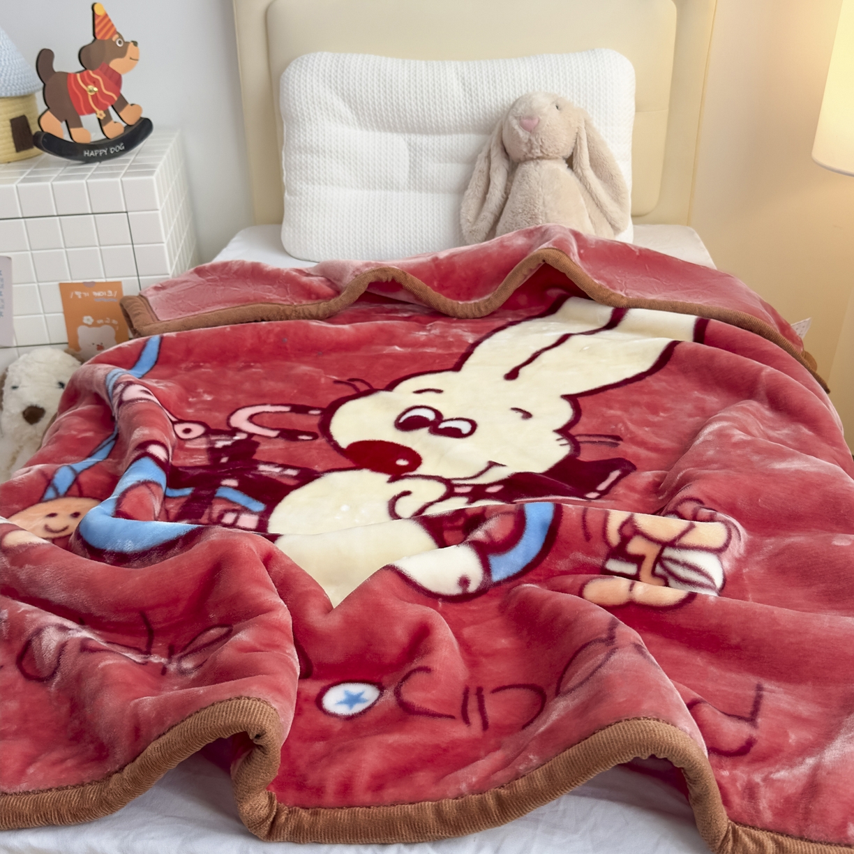 91家纺网 家纺一手货源 找家纺 爱彼家纺 2025冬季新款拉舍尔童毯毛毯毯子-系列二 拉舍尔童毯-01宝妈带娃