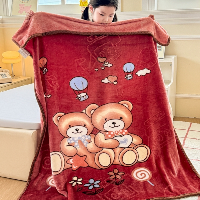 91家纺网 家纺一手货源 找家纺 爱彼家纺 2025新款拉舍尔单层云绒保暖柔软童毯盖毯毯子-系列三 单层云绒童毯-快乐小熊-玖红