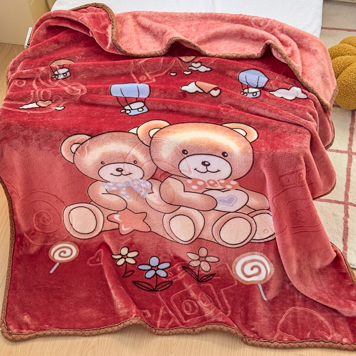91家纺网 家纺一手货源 找家纺 爱彼家纺 2025新款拉舍尔单层云绒保暖柔软童毯盖毯毯子-系列三 单层云绒童毯-快乐小熊-玖红