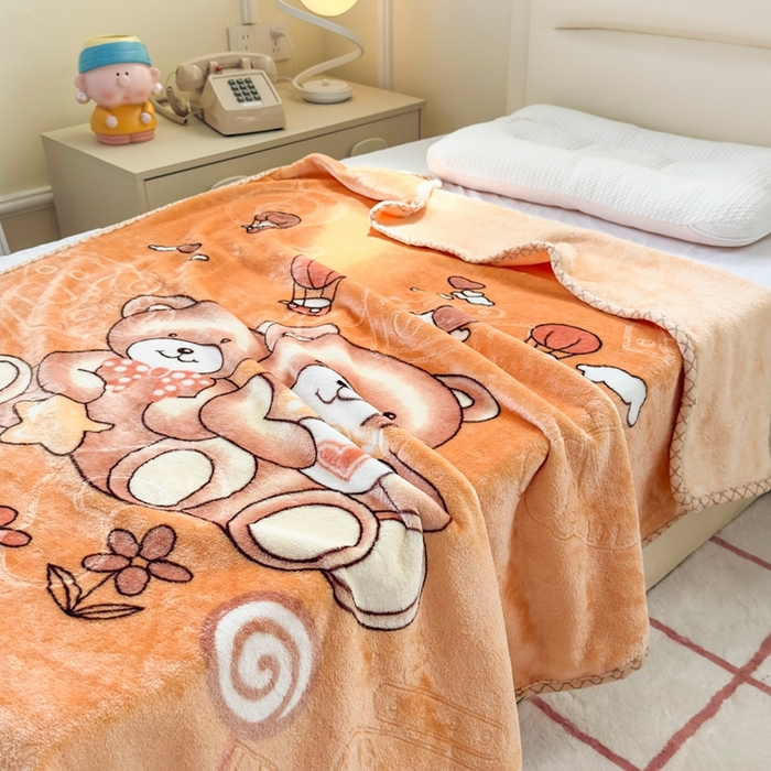 91家纺网 家纺一手货源 找家纺 爱彼家纺 2025新款拉舍尔单层云绒保暖柔软童毯盖毯毯子-系列三 单层云绒童毯-快乐小熊-浅咖