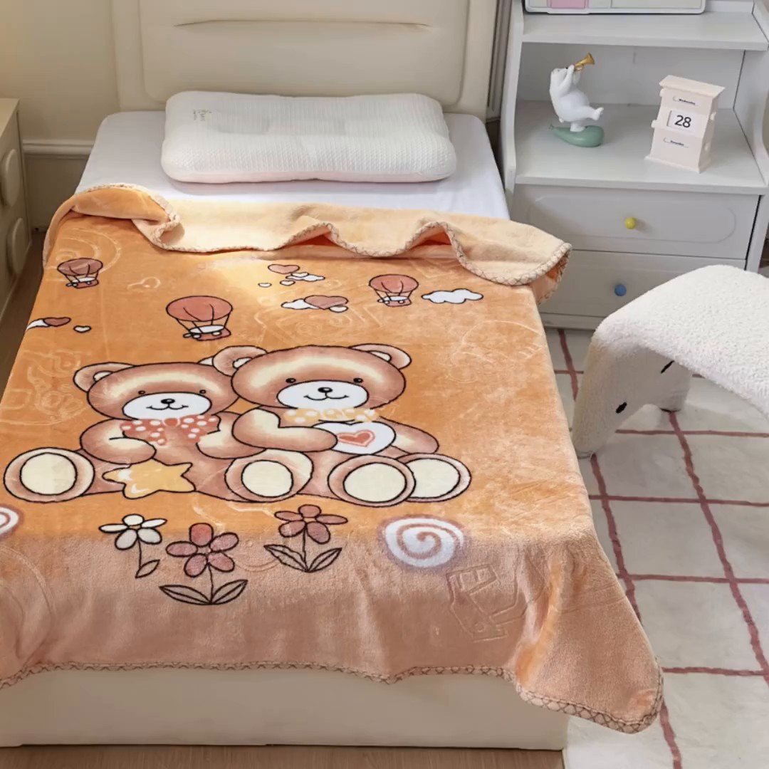 91家纺网 家纺一手货源 找家纺 爱彼家纺 2025新款拉舍尔单层云绒保暖柔软童毯盖毯毯子-系列三 单层云绒童毯-快乐小熊-浅咖